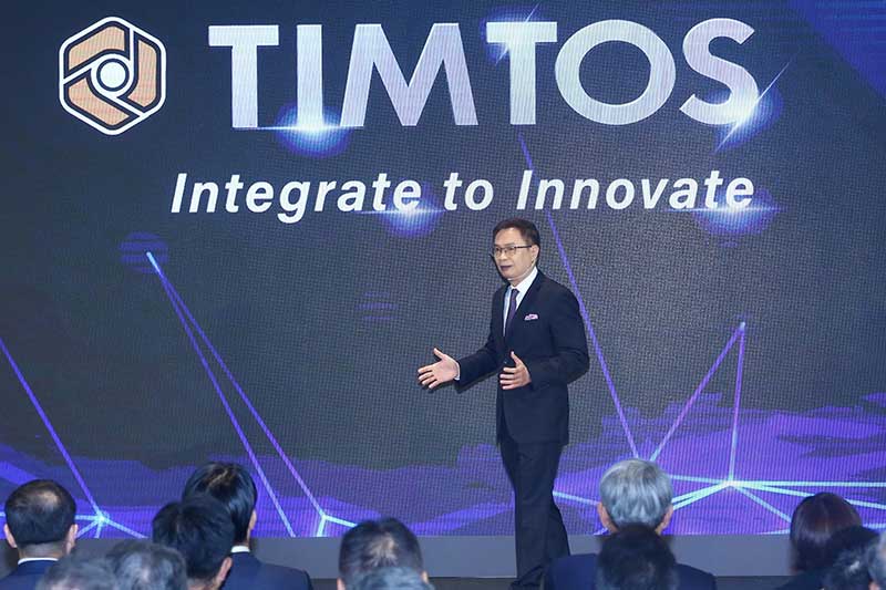 外貿協會董事長黃志芳揭示TIMTOS 2025展覽主軸「Integrate to Innovate」，宣告現在已邁向智慧製造新時代。（貿協提供）