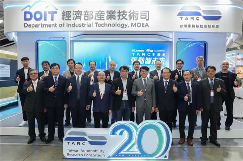 經濟部產業技術司 TARC主題館精選智慧車電與電動車18項展品，並與28家廠商合作，呈現重要科專成果突破。