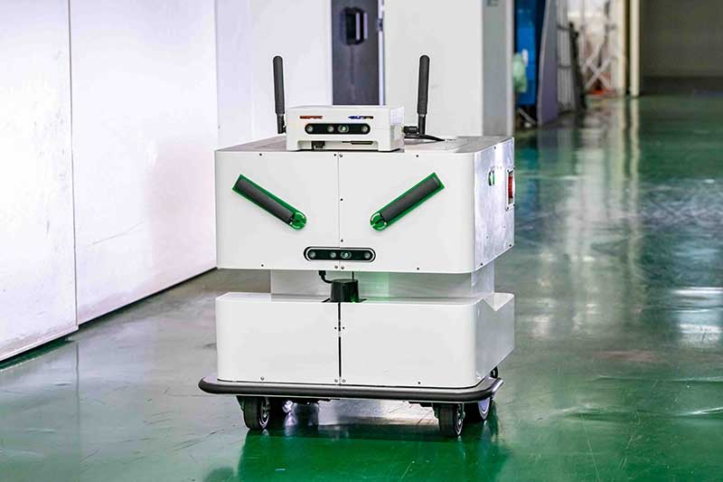 超寬頻與視覺融合機器人定位輔助模組