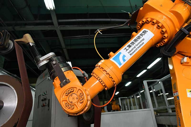 CPS-Grinding-and-Polishing-Robot-Technology-G2.jpg