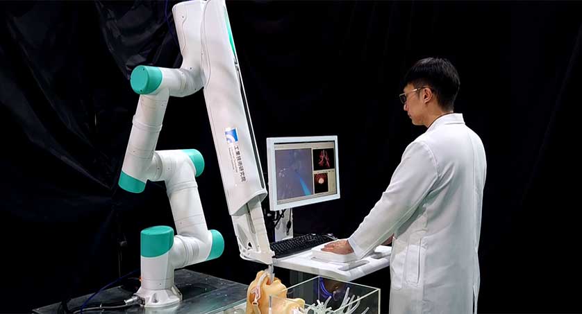 Navigating-Miniature-Serpentine-Robotic.jpg