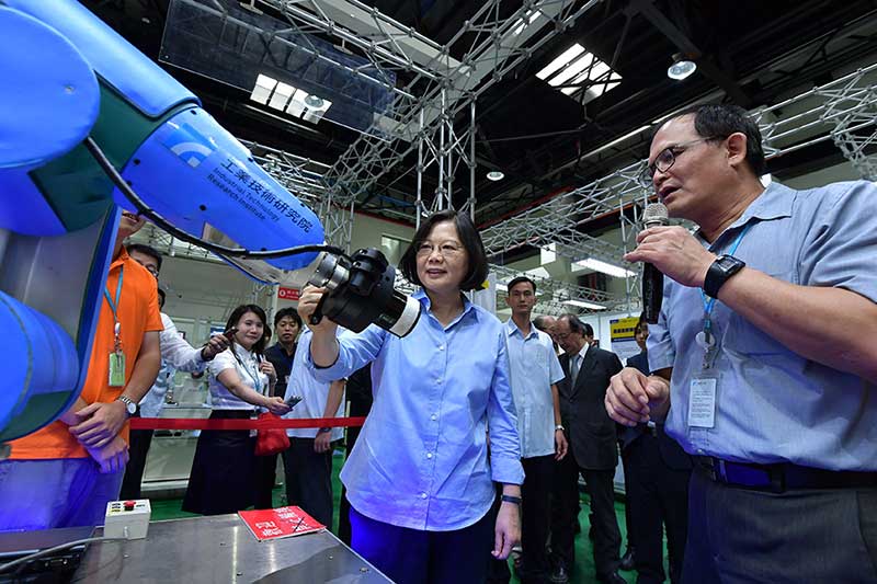 Safe-collaborative-robots.jpg