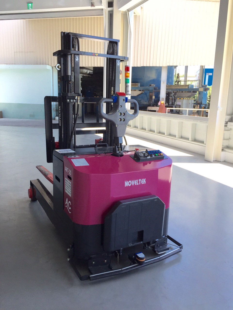 automated-guided-forklift-systems.jpg