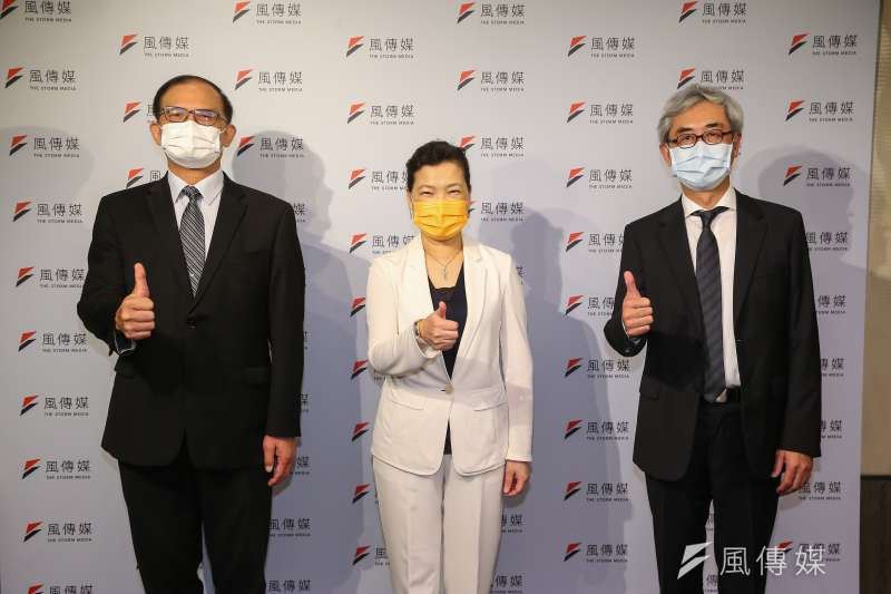 風傳媒董事長張果軍（右起）、經濟部長王美花、台灣車輛移動研發聯盟主委胡竹生16日出席風傳媒舉辦「電動車2025」線上論壇。（顏麟宇攝）