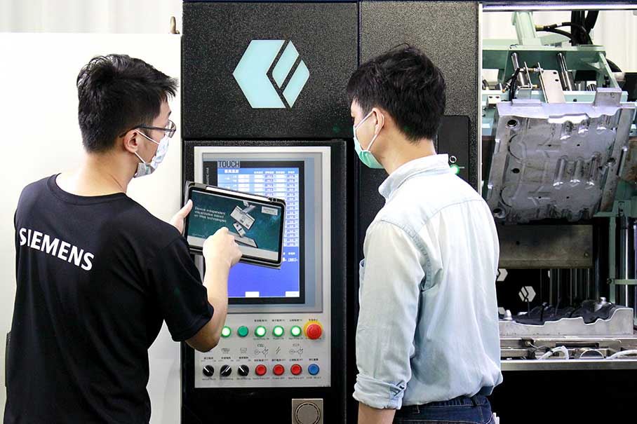 整合電機元件於同一平台上，達成機電一體化，提升高階機械的研發效率。
